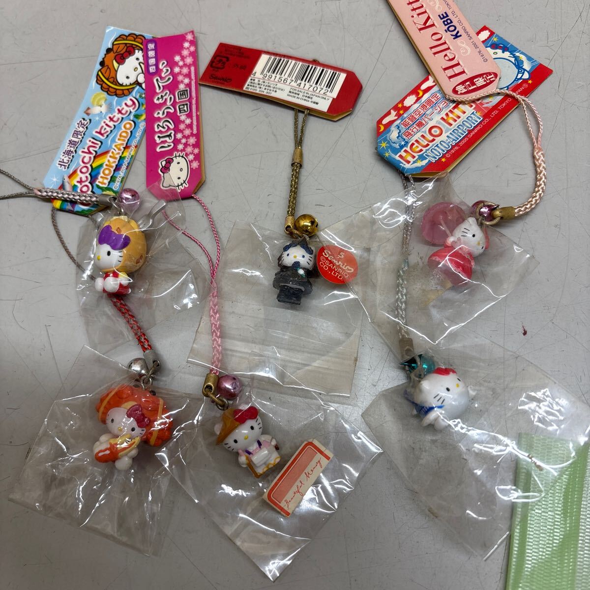 ① ご当地キティ キーホルダーマスコット ご当地 限定 き キティ ハローキティ サンリオ ストラップ キーホルダー 95点 まとめて