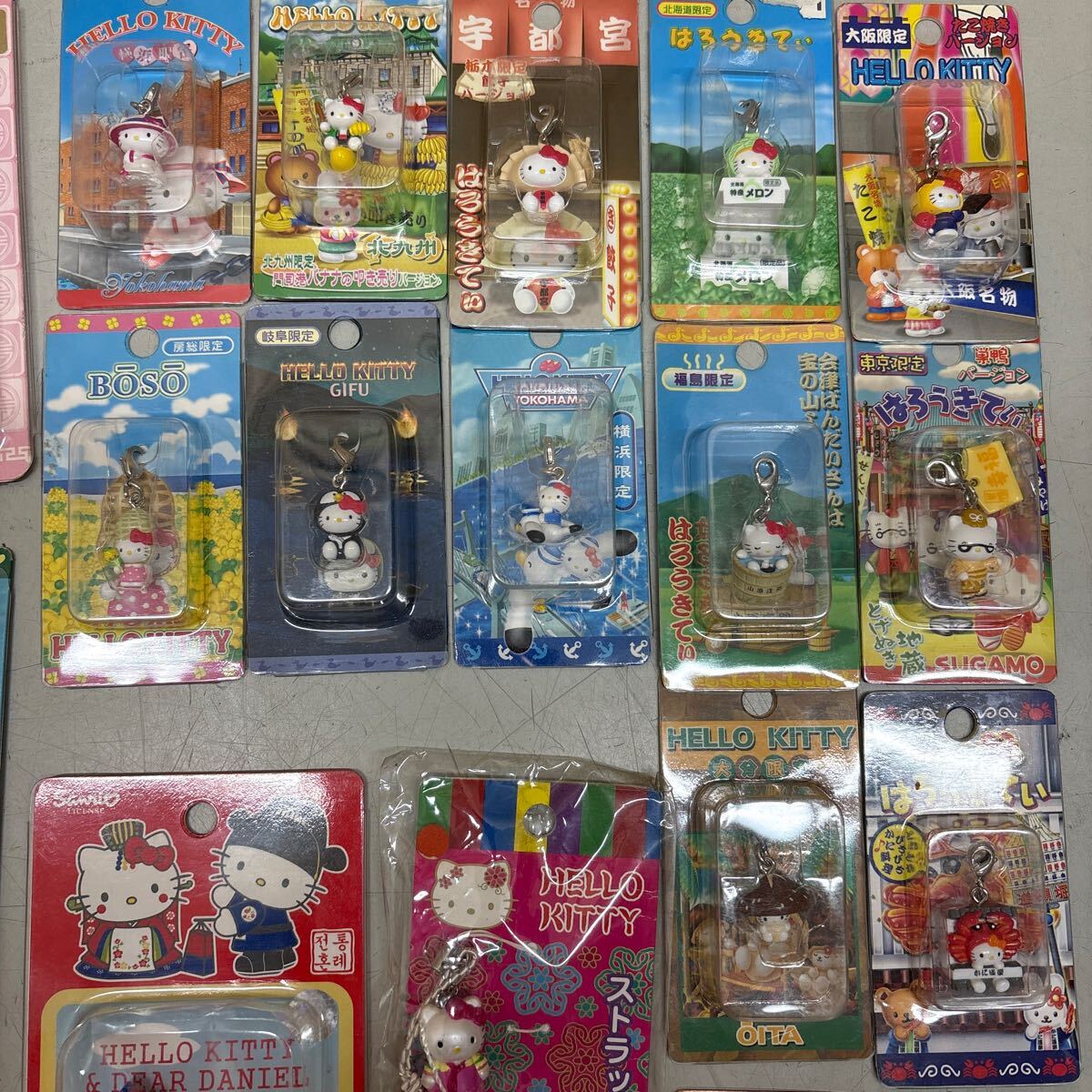 ② ご当地キティ ご当地ストラップ キティ サンリオ ストラップ ハローキティー キティちゃん 47点 まとめて